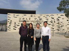 【汕頭】張錫林董事長(zhǎng)親力親為，汕頭大學(xué)公寓床現(xiàn)場(chǎng)安裝中